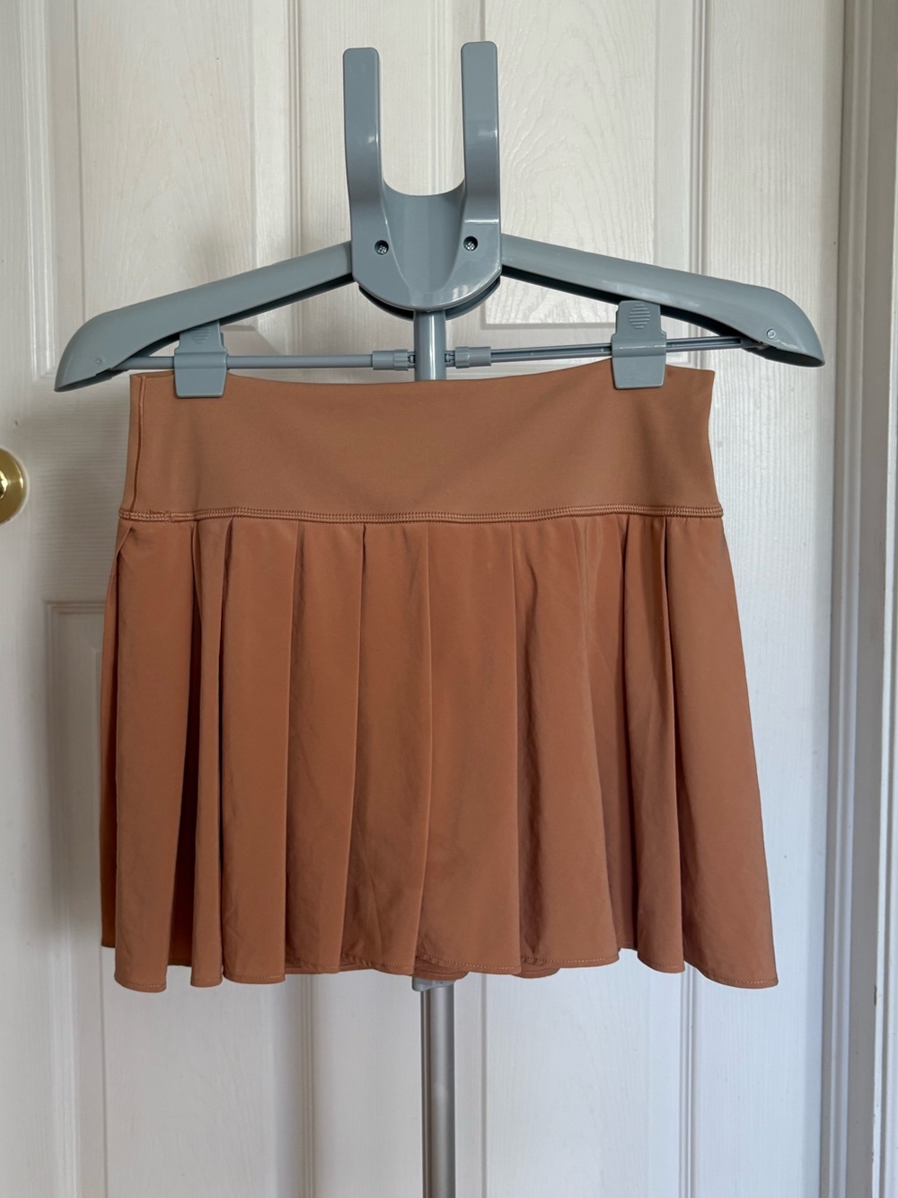 OFFLINE by Aerie Pleated Tennis Skort Tan Size L